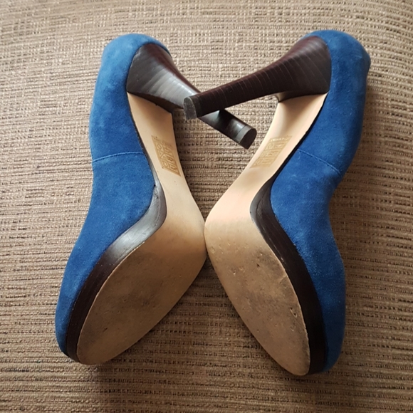 Extra high blue suede heels - Picture 3 of 3